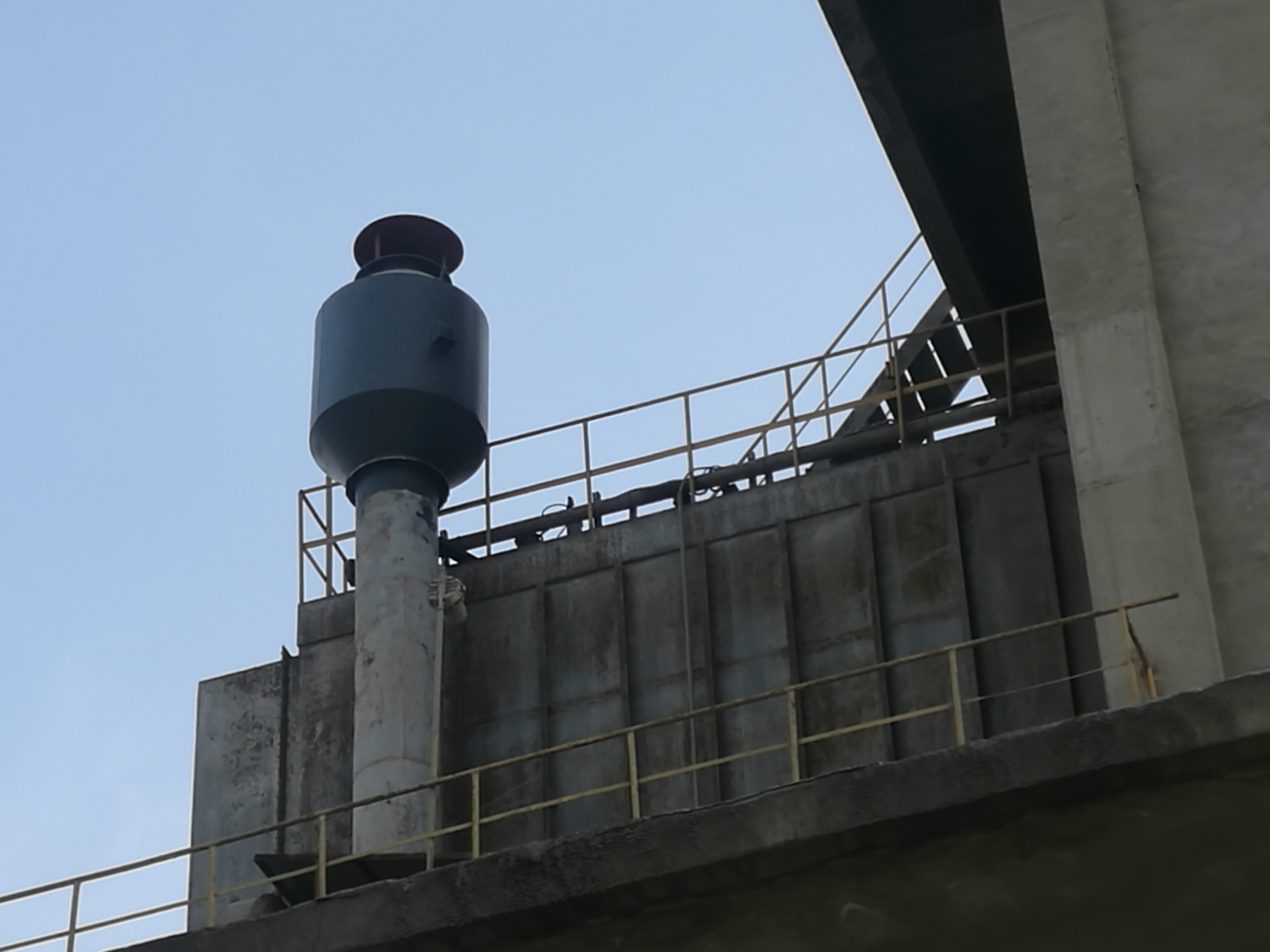 水泥廠消音器安裝結束